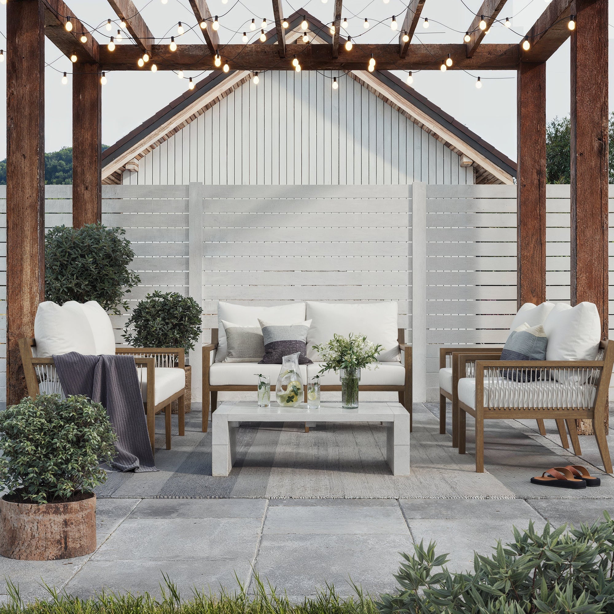 Outdoor Patio Wood Arm Chairs White (Set of 2)