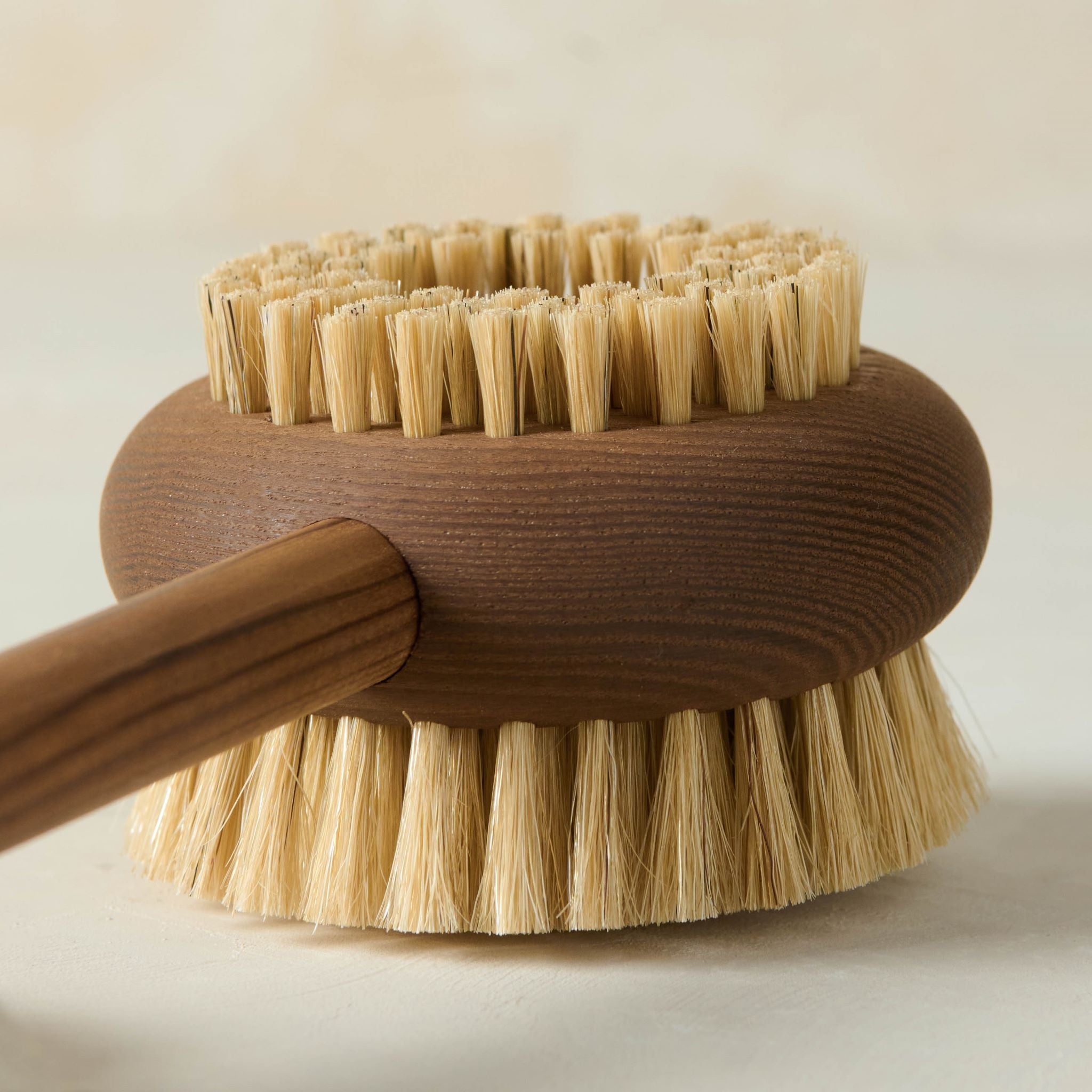Andree Jardin Heritage Bath Brush with Handle