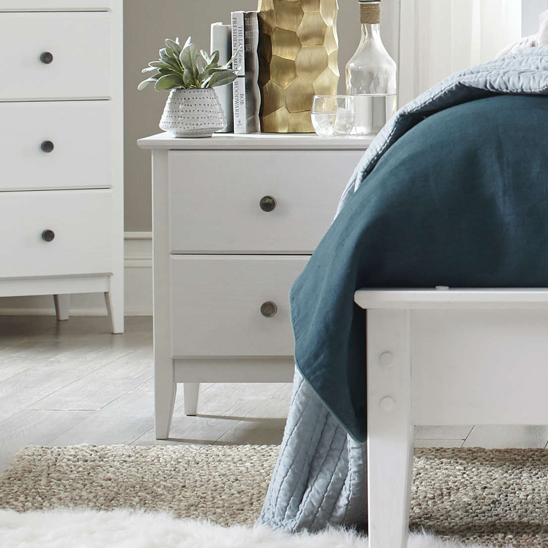 Greenport 2-Drawer Nightstand