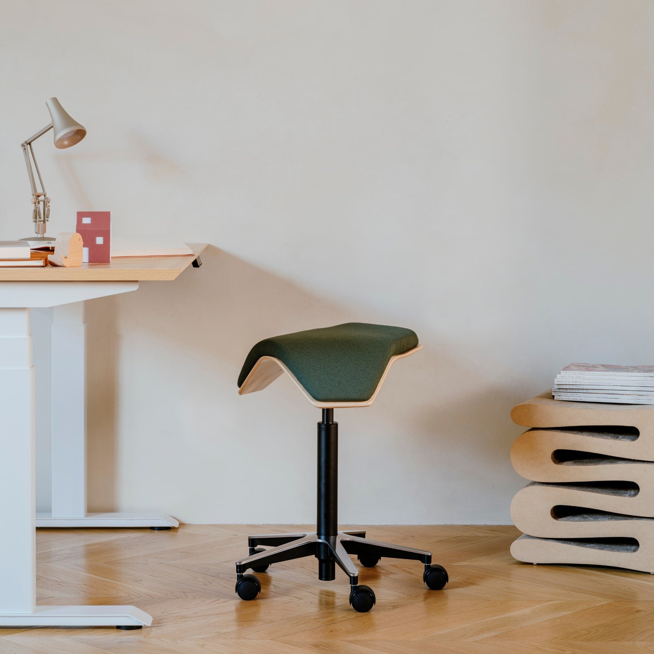 Open Box - Saddle Chair