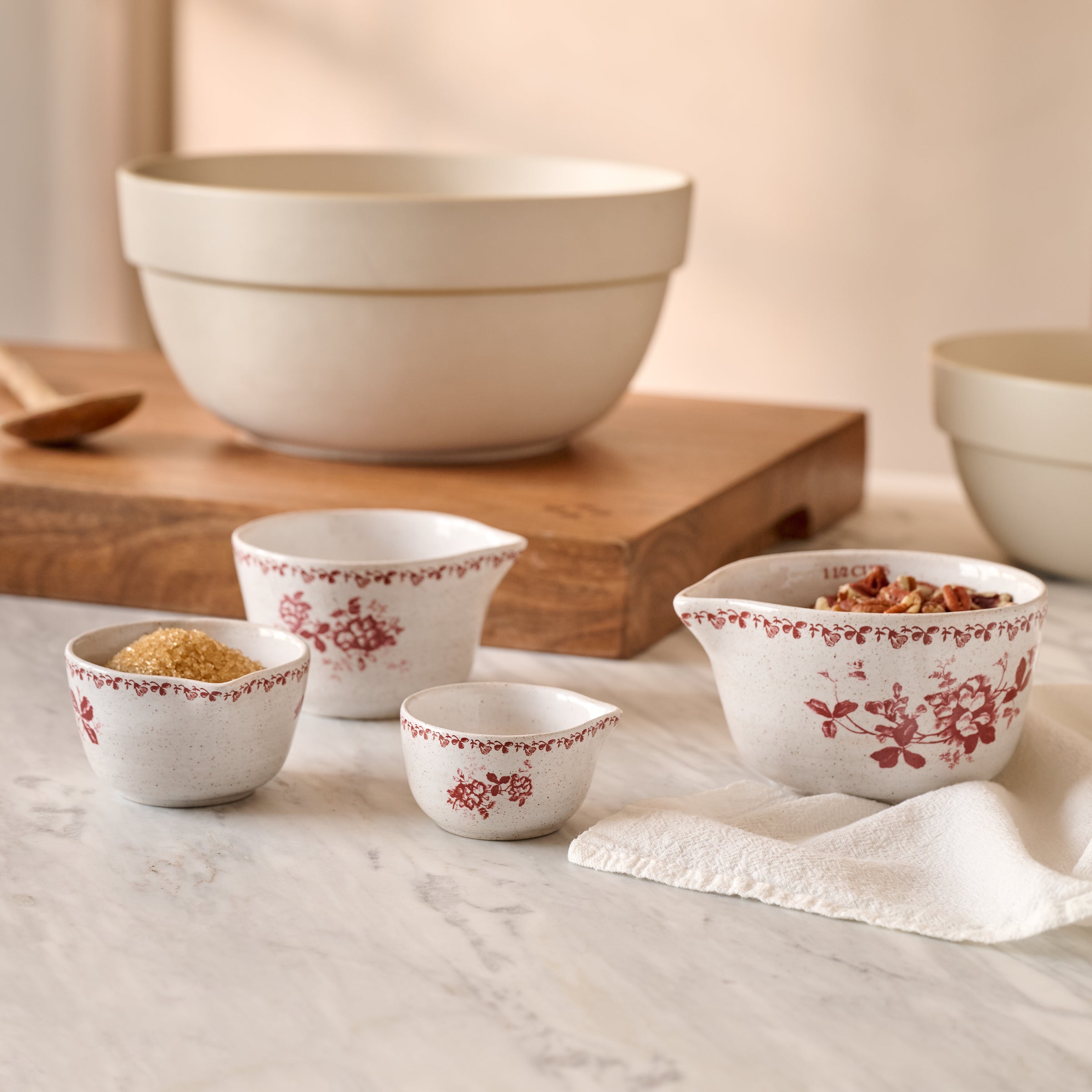 Heirloom Garden Scarlett Floral Measuring Cup Set